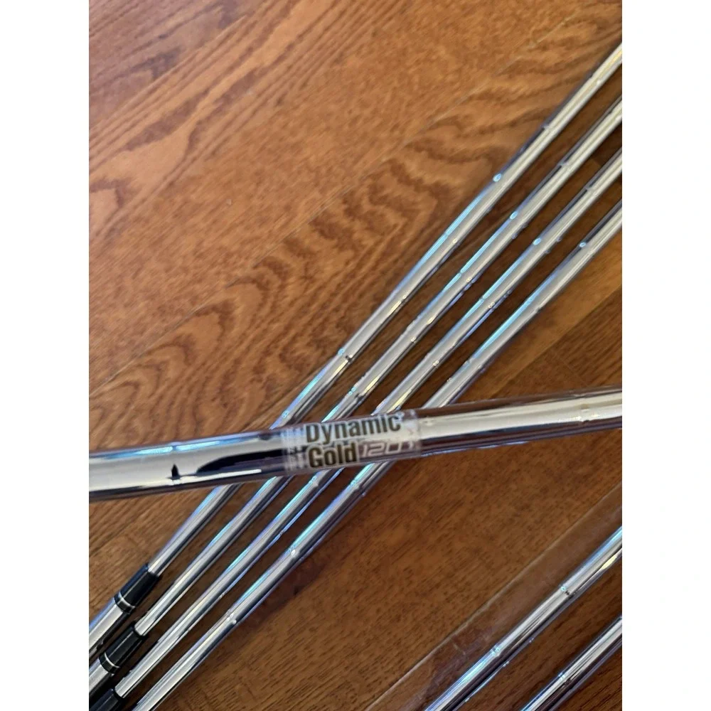 TaylorMade P730 Iron Set P,4-9 Dynamic Gold X100 X-stiff Flex Right Handed 7pc